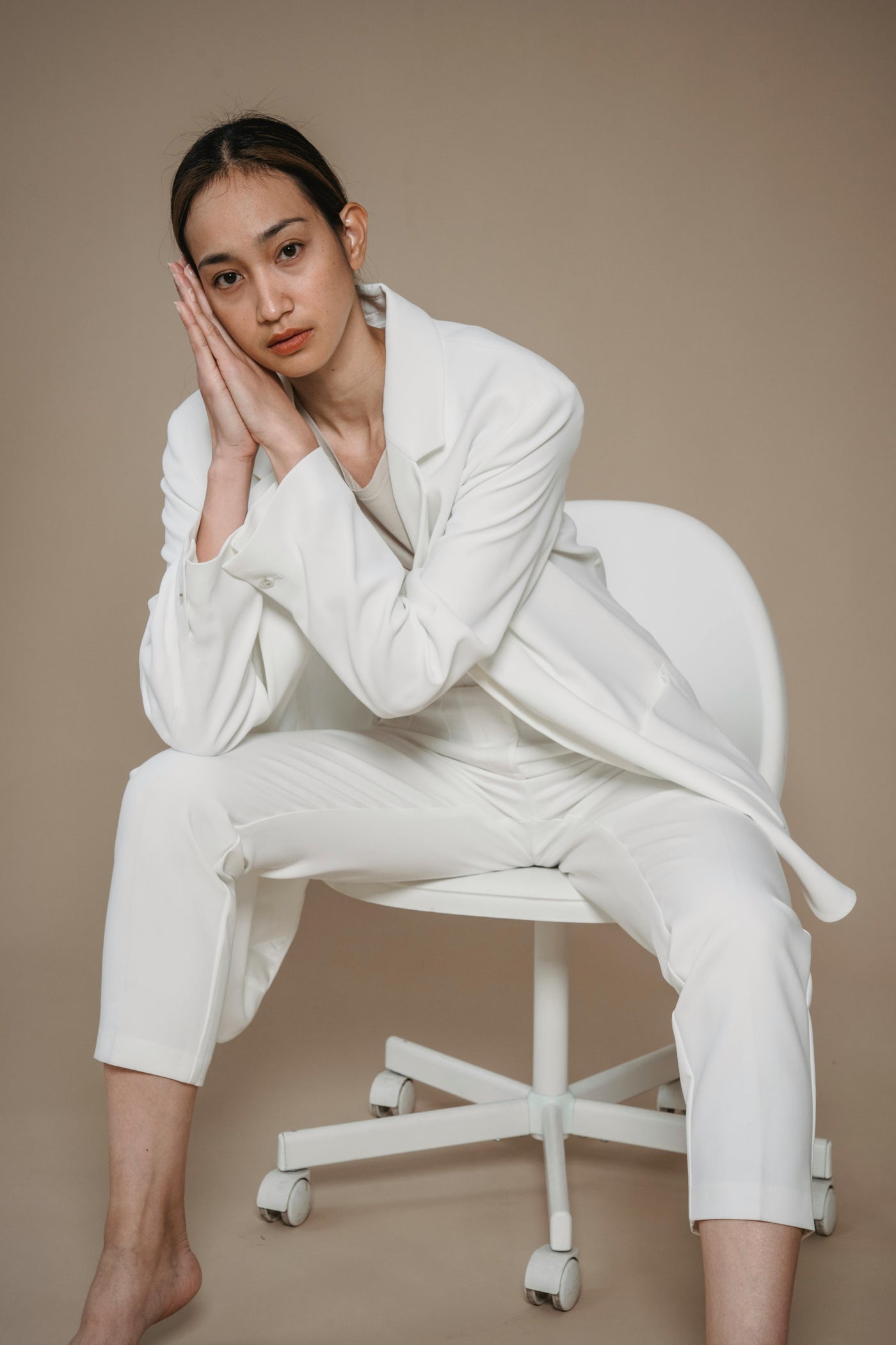 Oversized blazer - Essensen af minimalistisk chic: Den cremefarvede oversized jakke